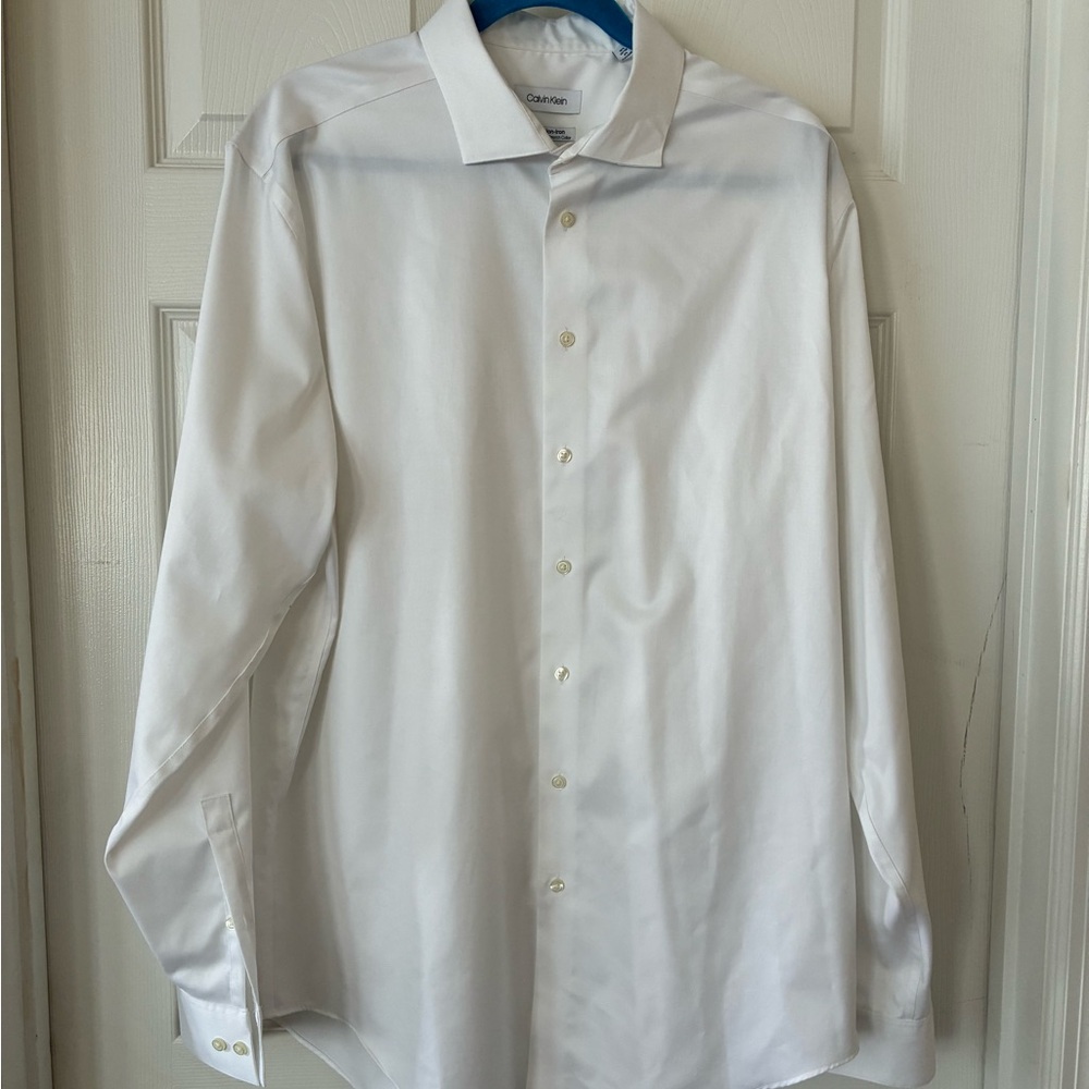 Calvin Klein White Dress Shirt Structured Collar Formal Professional 36/37
